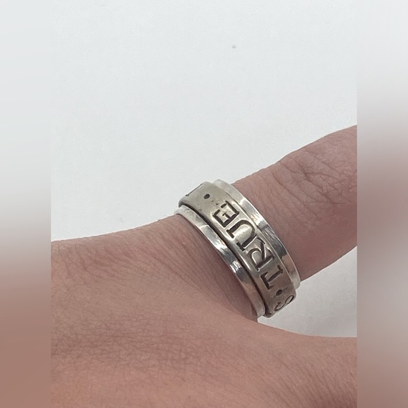 Vtg Sterling Silver ‘ True Love Waits ‘ Rustic Style Engraved Band Sz 7 - Picture 5 of 7